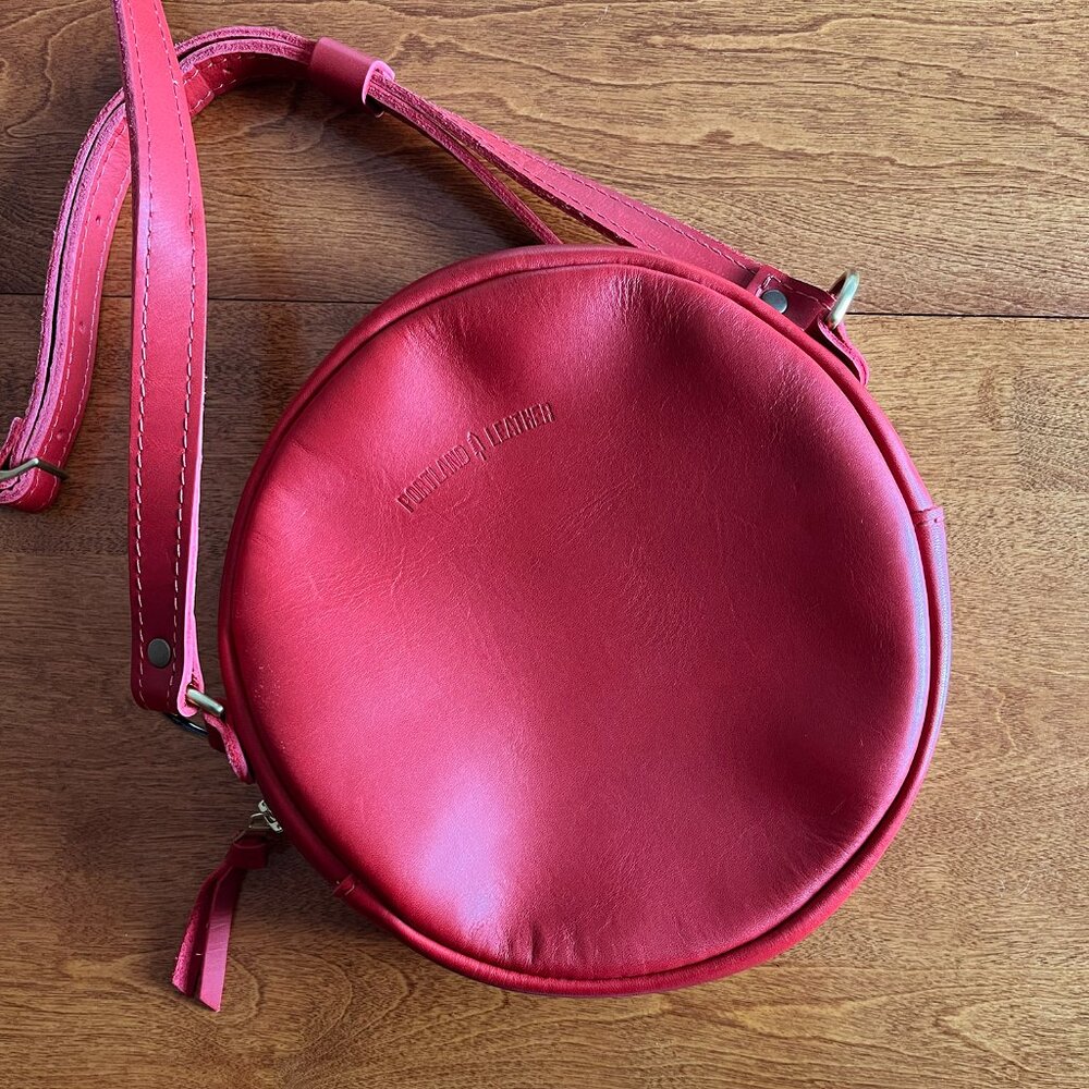 Portland Leather Goods Folklore Ruby large circle crossbody - Picture 3 of 16